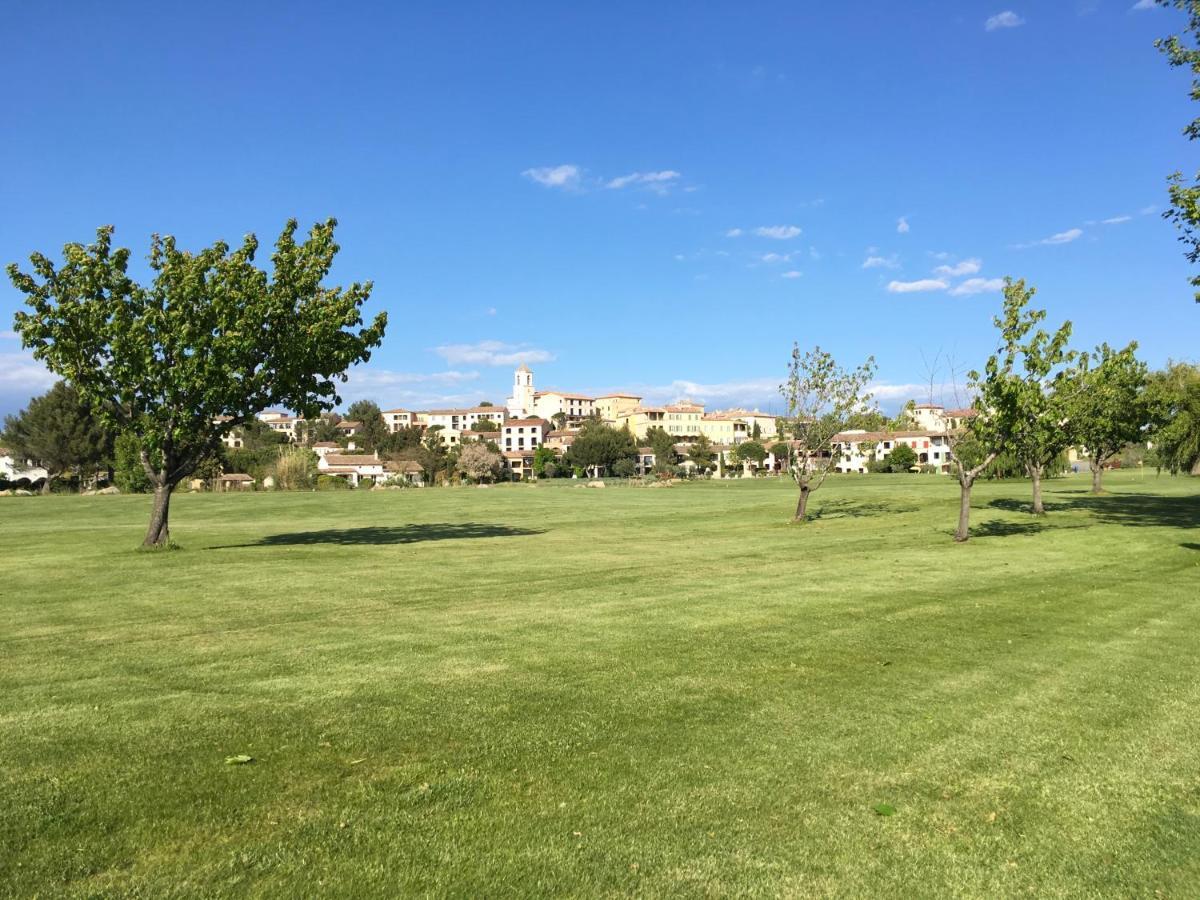 Studio Sur Le Domaine Du Golf De Pont Royal Mallemort Exteriör bild