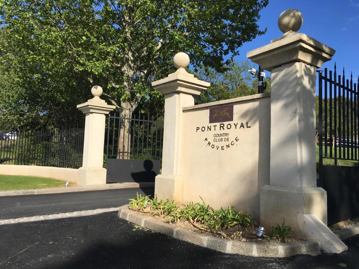 Studio Sur Le Domaine Du Golf De Pont Royal Mallemort Exteriör bild